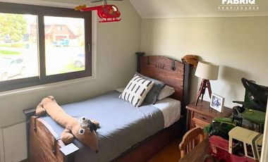 PRECIOSA CASA CON GRAN TERRENO 611 M2