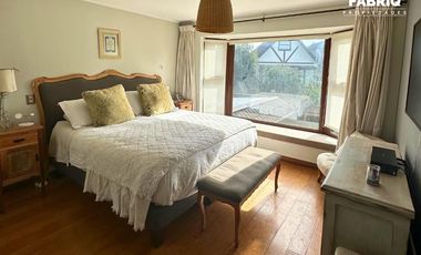 PRECIOSA CASA CON GRAN TERRENO 611 M2