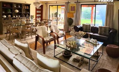 PRECIOSA CASA CON GRAN TERRENO 611 M2