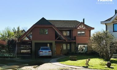 PRECIOSA CASA CON GRAN TERRENO 611 M2