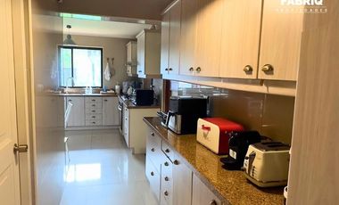 PRECIOSA CASA CON GRAN TERRENO 611 M2