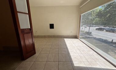 Local Comercial en Arriendo en tabacura / Las Hualtatas