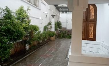 Disewakan Lokasi Prime Raya Darmo