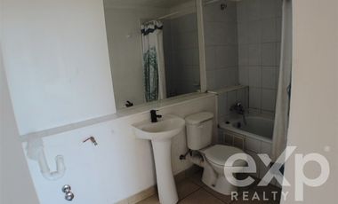 Departamento en Arriendo en Frente a Colegio Teniente Serrano, Primera Torre a mano izquierda