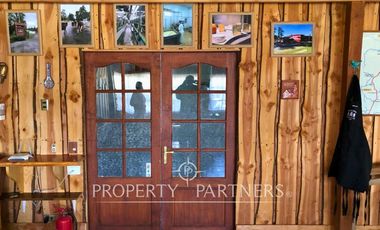 Propiedad comercial orilla carretera.