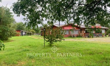 Propiedad comercial orilla carretera.