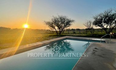 Exclusiva casa amoblada a orillas del lago