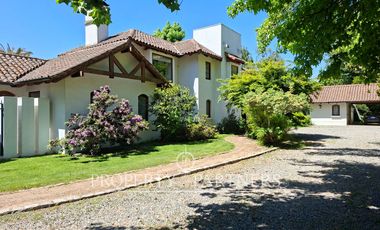 Espectacular casa en exclusivo condominio