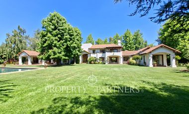 Espectacular casa en exclusivo condominio