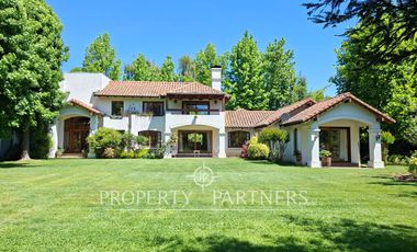 Espectacular casa en exclusivo condominio