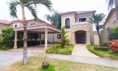 Casa en Alquiler Urb. Estancias del Río, Samborondón  GinS