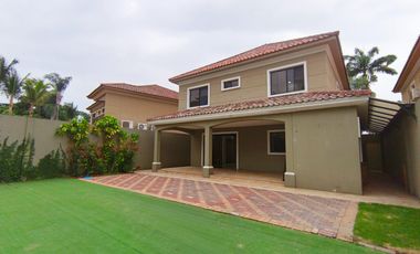Casa en Alquiler Urb. Estancias del Río, Samborondón  GinS