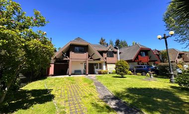 GRAN CASA, CON AMPLIO TERRENO 5DORM + 4BAÑOS + QUINCHO