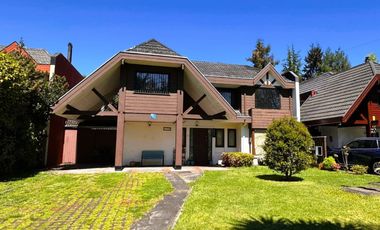 GRAN CASA, CON AMPLIO TERRENO 5DORM + 4BAÑOS + QUINCHO