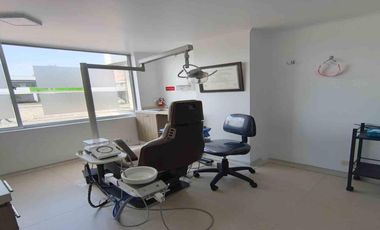 CONSULTORIO EN ARRIENDO EN LOS ROSALES/MANIZALES