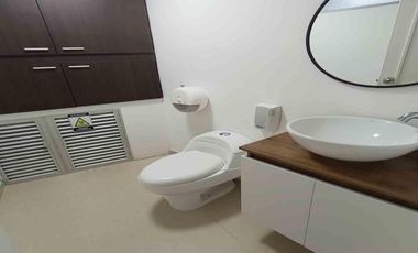 CONSULTORIO EN ARRIENDO EN LOS ROSALES/MANIZALES