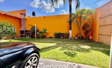 Casa en venta en Santa Lucía, Tesistán con amplio terreno