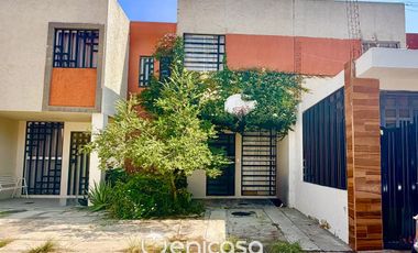 Casa en venta en Santa Cruz del Valle, Tlaquepaque