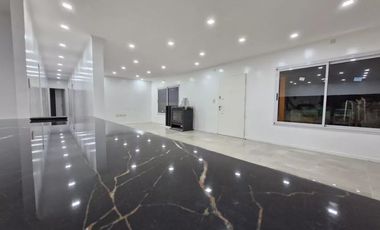 Casa en venta - 4 Dormitorios 2 Baños - 3.300Mts2 - Alejandro Korn, San VicenteA