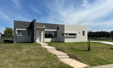 Casa en Venta - 195 mts totales -  Barrio Monet - Cardales  - Gba Norte