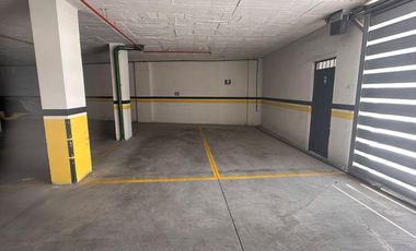 Vendo Departamento en la Urbanización el Condado Amplio y Moderno