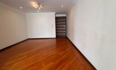 Vendo Departamento en la Urbanización el Condado Amplio y Moderno