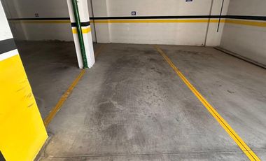 Vendo Departamento en la Urbanización el Condado Amplio y Moderno