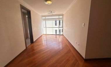 Vendo Departamento en la Urbanización el Condado Amplio y Moderno