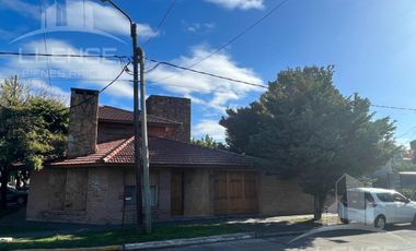 Casa 5 ambientes con cocheras en venta - ALQUILADA - Berazategui