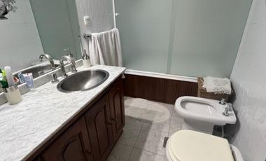 Casa 5 ambientes con cocheras en venta - ALQUILADA - Berazategui