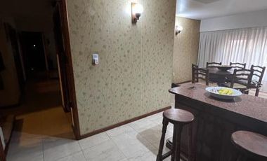 Casa 5 ambientes con cocheras en venta - ALQUILADA - Berazategui