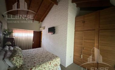 Casa 5 ambientes con cocheras en venta - ALQUILADA - Berazategui