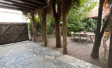 Casa 5 ambientes con cocheras en venta - ALQUILADA - Berazategui