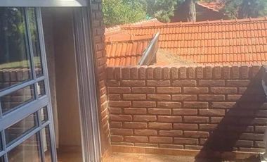 Casa en venta - 3 Dormitorios 4 Baños - Cochera - 5.500Mts2 - Alejandro Korn