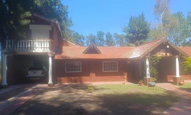 Casa en venta - 3 Dormitorios 4 Baños - Cochera - 5.500Mts2 - Alejandro Korn