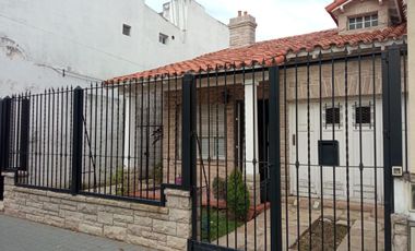 Casa en  BANFIELD
