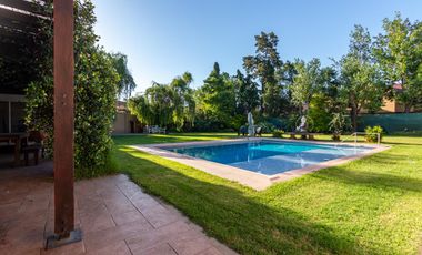 VENTA CASA 4 DORMITORIOS PILETA QUINCHO EN FISHERTON