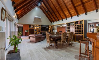 VENTA CASA 4 DORMITORIOS PILETA QUINCHO EN FISHERTON