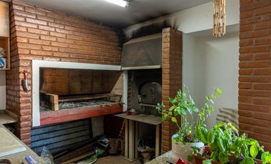 VENTA CASA 4 DORMITORIOS PILETA QUINCHO EN FISHERTON