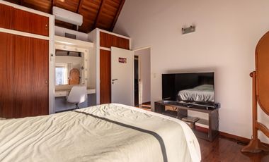 VENTA CASA 4 DORMITORIOS PILETA QUINCHO EN FISHERTON