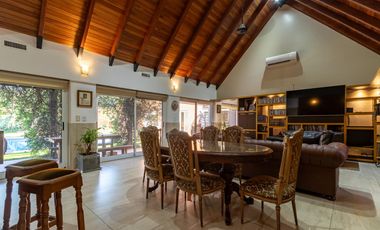 VENTA CASA 4 DORMITORIOS PILETA QUINCHO EN FISHERTON