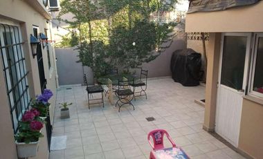 Casa 3 ambientes en venta en Bernal Oeste