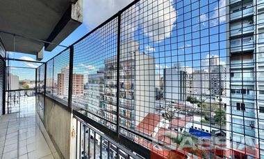 DEPARTAMENTO 3 AMBIENTES AL FRENTE SUPER AMPLIO 2 BAÑOS Y BALCON CORRIDO