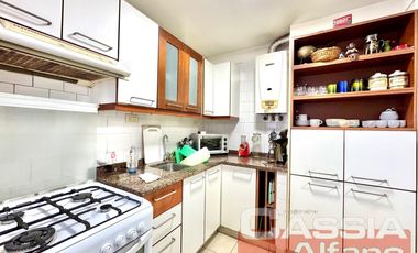 DEPARTAMENTO 3 AMBIENTES AL FRENTE SUPER AMPLIO 2 BAÑOS Y BALCON CORRIDO