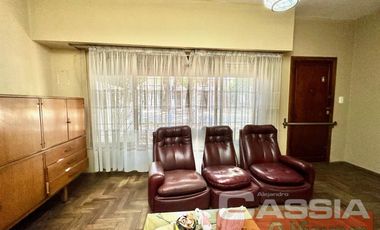 CASA 4 AMBIENTES EN BARRIO RESIDENCIAL CON JARDÍN Y PATIO,  LOTE 158M2, 8 X 19