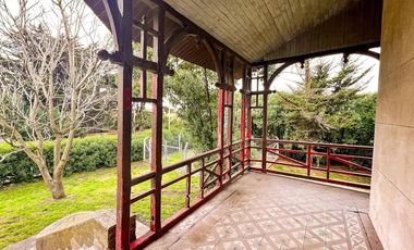 Casa en venta - 8 Dormitorios 4 Baños - 2.920Mts2 - Quequén, Necochea