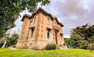 Casa en venta - 8 Dormitorios 4 Baños - 2.920Mts2 - Quequén, Necochea