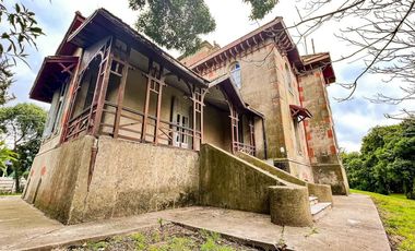 Casa en venta - 8 Dormitorios 4 Baños - 2.920Mts2 - Quequén, Necochea