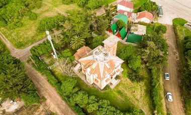 Casa en venta - 8 Dormitorios 4 Baños - 2.920Mts2 - Quequén, Necochea