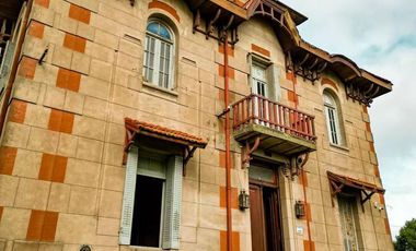 Casa en venta - 8 Dormitorios 4 Baños - 2.920Mts2 - Quequén, Necochea